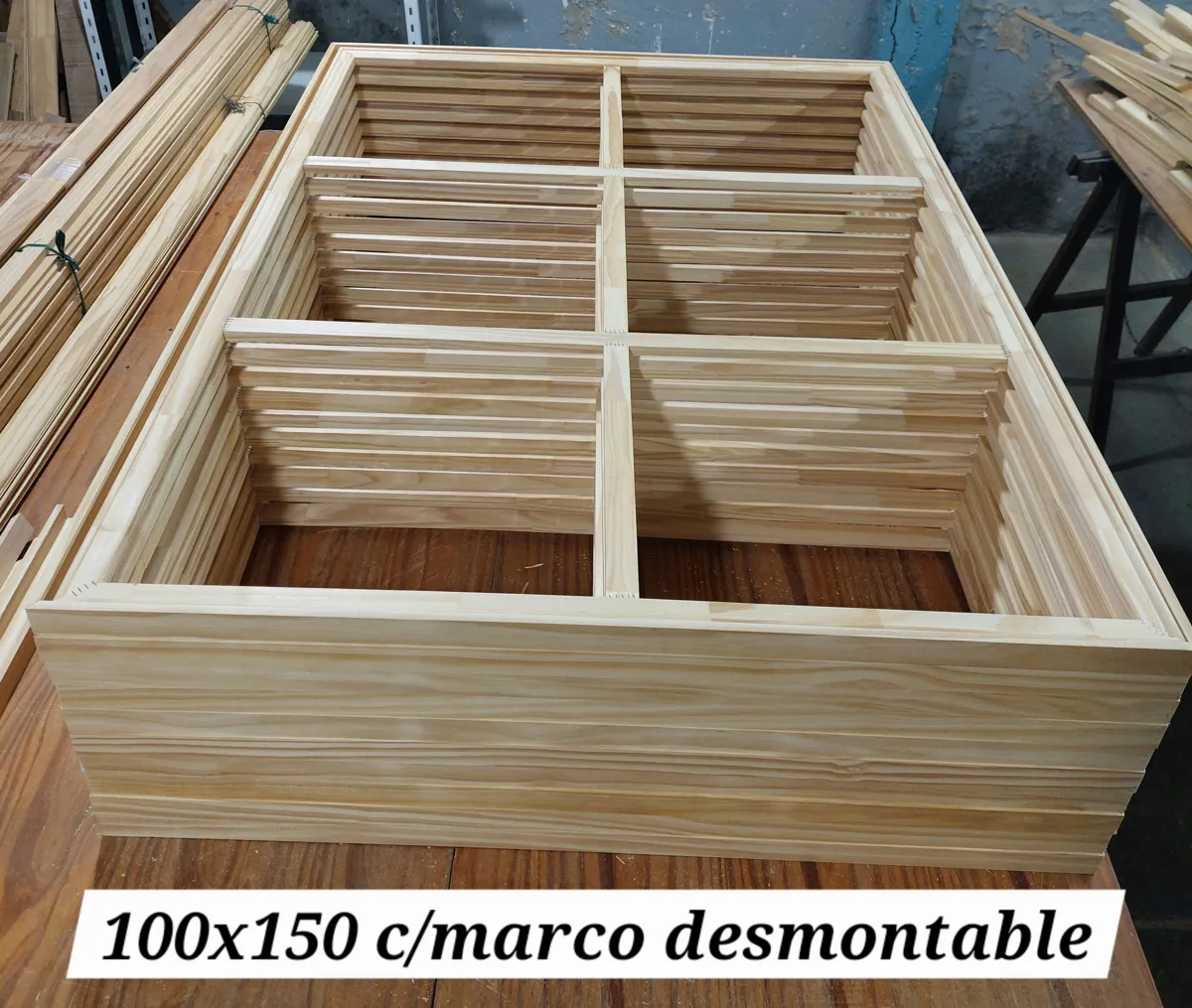 Lote de bastidores de 100 por 150 con marco desmontable en el taller